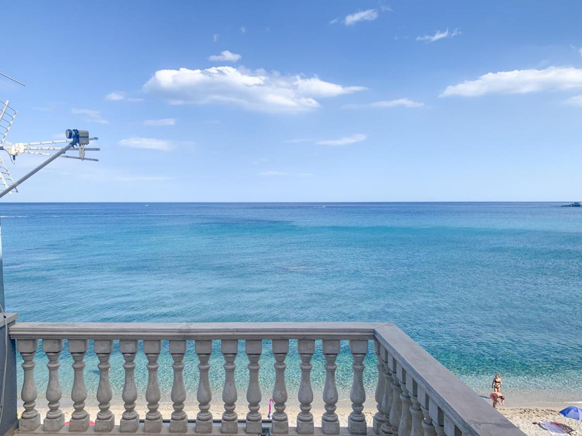 Maremare Apartments Giardini-Naxos Kültér fotó